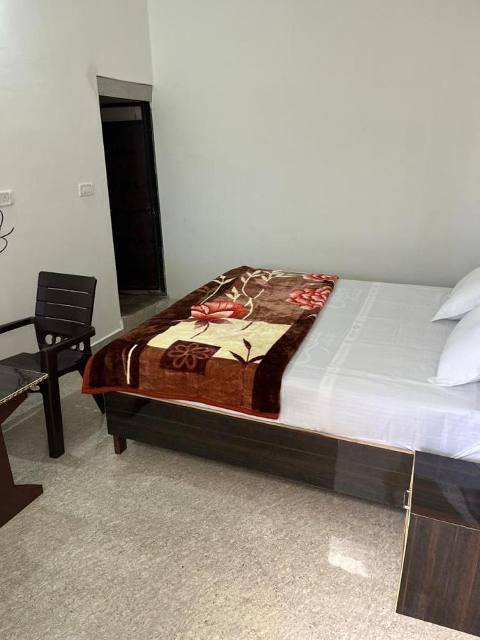 Indiana Home Stay Khadzsuráhó Kültér fotó